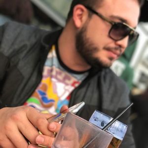 Meet your Posher, Max